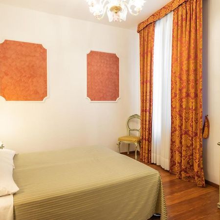 Hotel Al Sotoportego Venedig Exteriör bild
