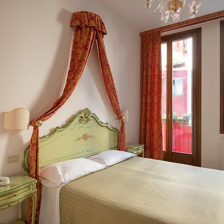 Hotel Al Sotoportego Venedig Rum bild
