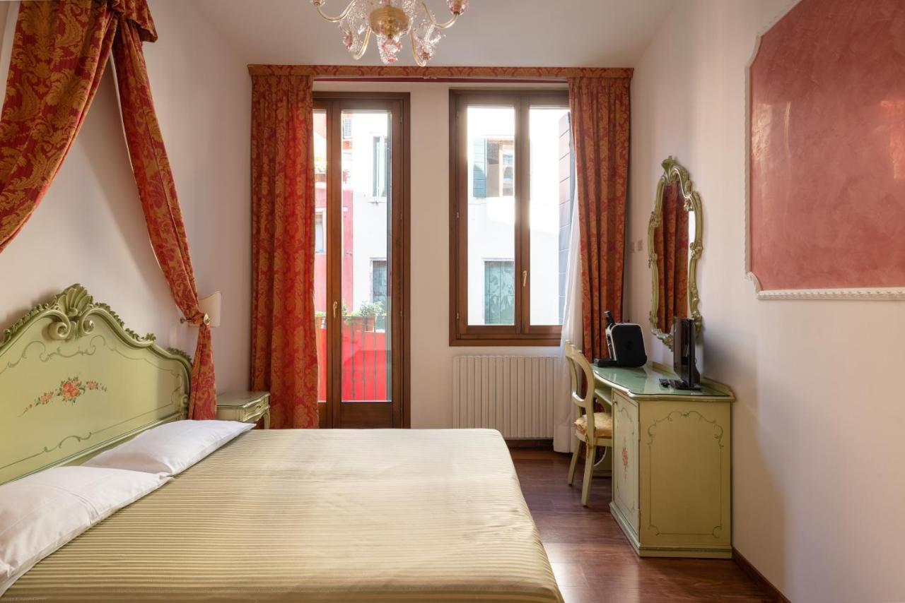 Hotel Al Sotoportego Venedig Exteriör bild