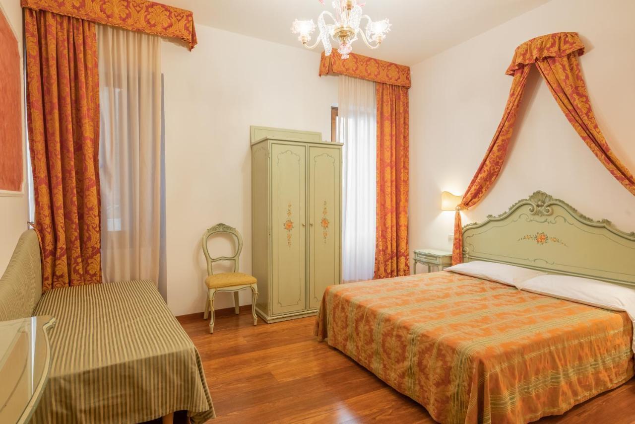 Hotel Al Sotoportego Venedig Exteriör bild