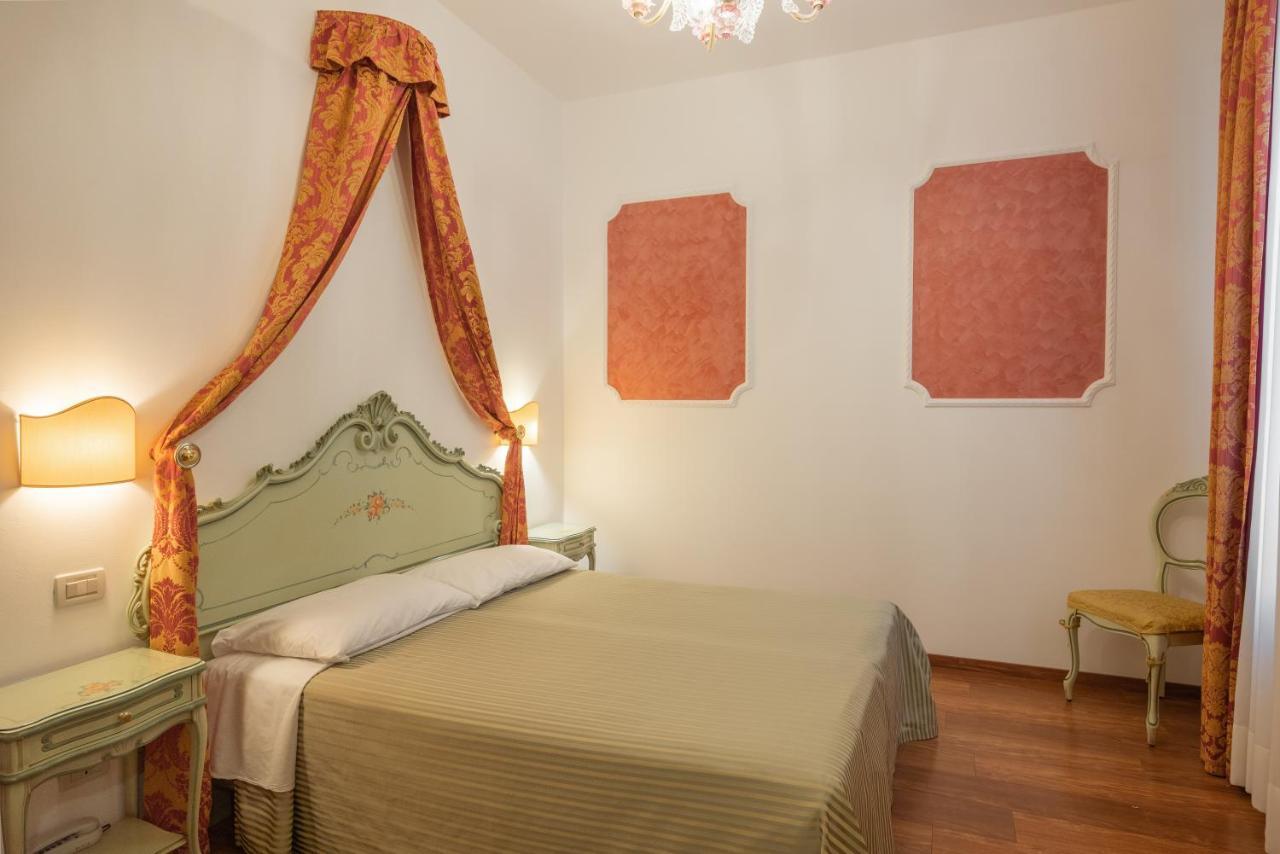 Hotel Al Sotoportego Venedig Exteriör bild