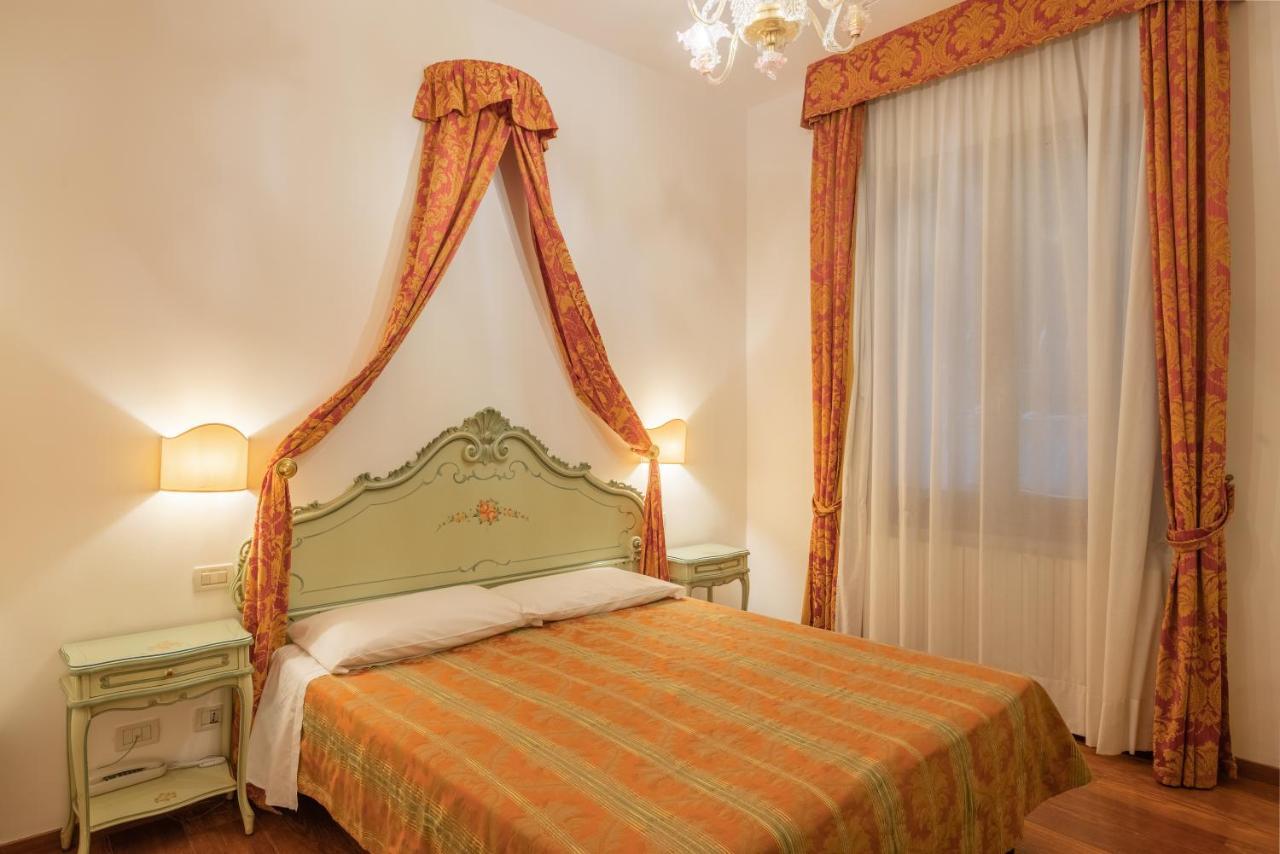 Hotel Al Sotoportego Venedig Exteriör bild