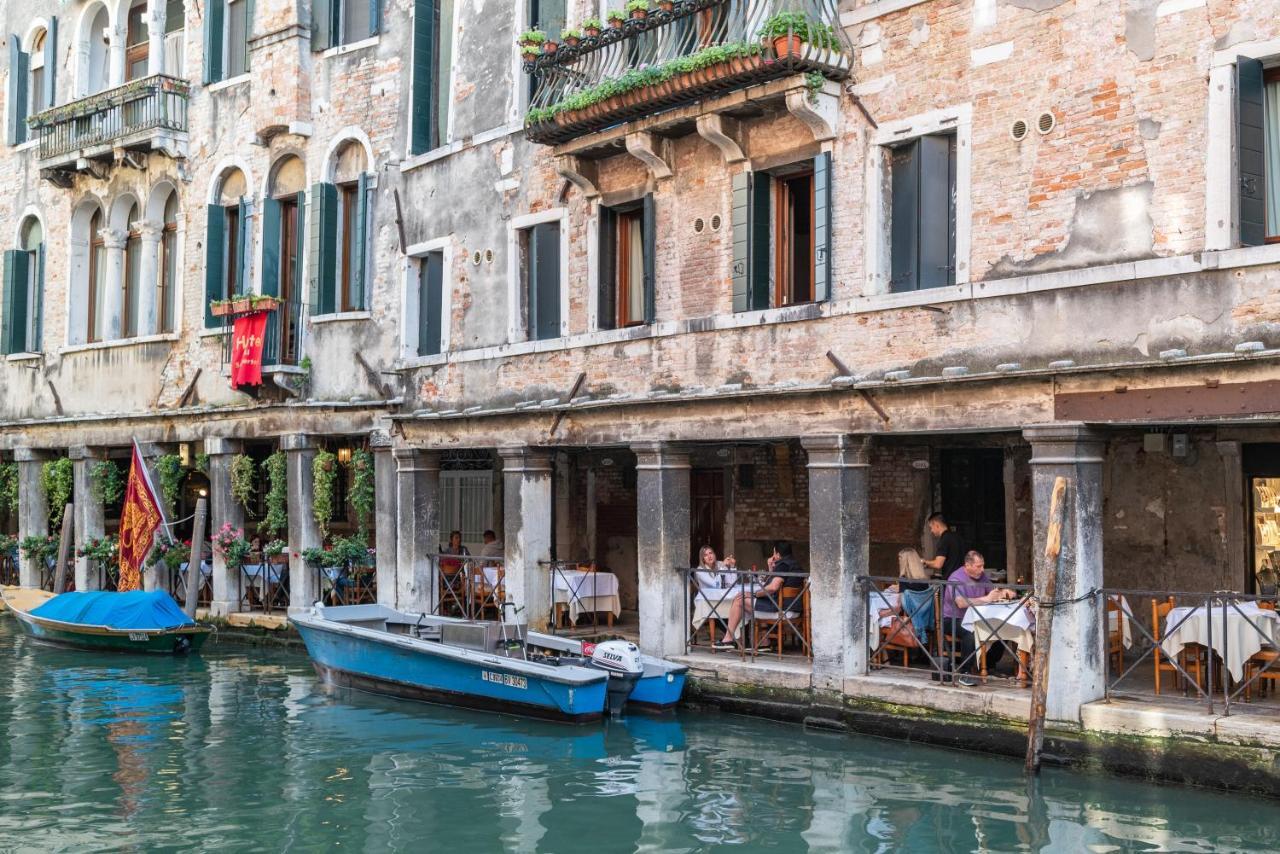 Hotel Al Sotoportego Venedig Exteriör bild