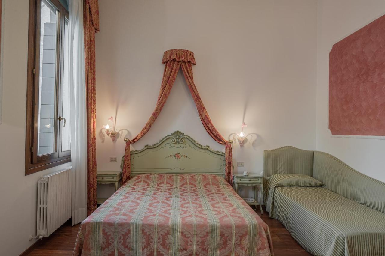Hotel Al Sotoportego Venedig Exteriör bild