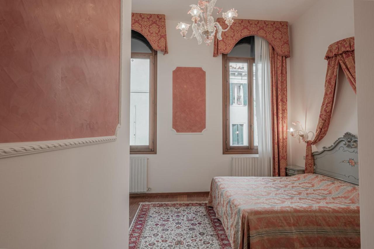 Hotel Al Sotoportego Venedig Exteriör bild