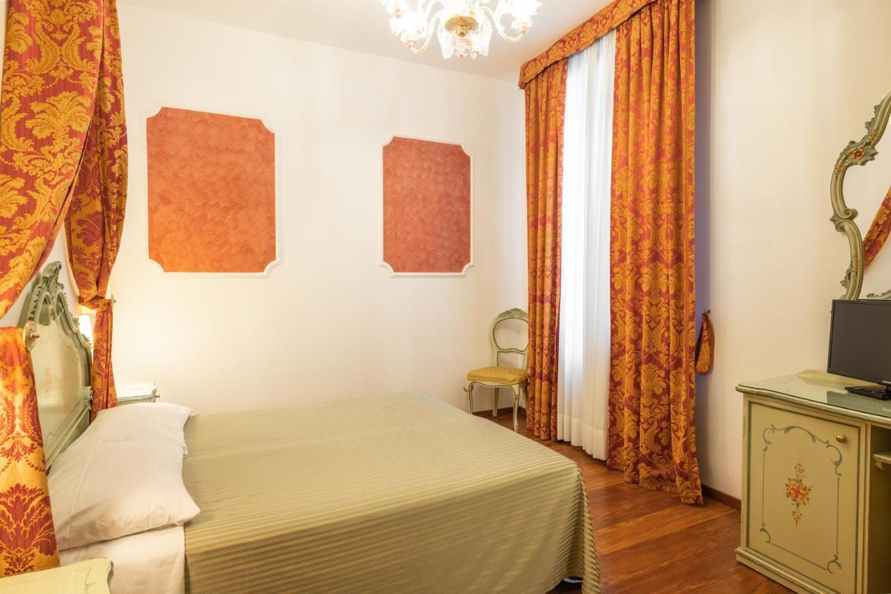 Hotel Al Sotoportego Venedig Exteriör bild